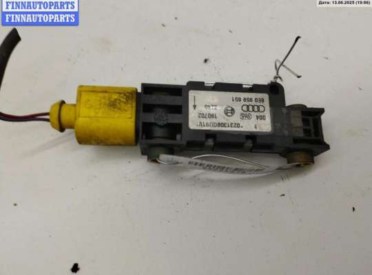 Датчик удара (Airbag) AU1539770 на Audi A4 B6 (2001-2004)