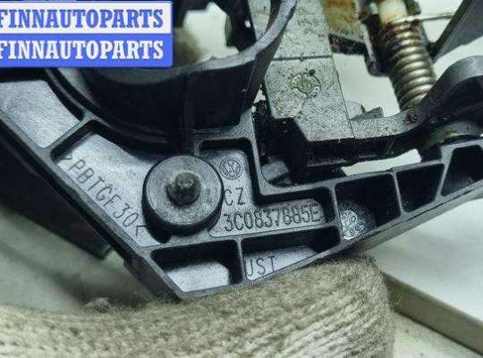 купить Корпус (держатель) ручки двери задней левой на Volkswagen Passat B6