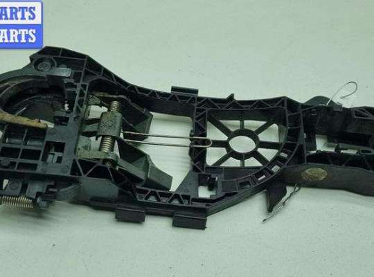 купить Корпус (держатель) ручки двери задней левой на Volkswagen Passat B6