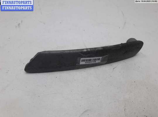 Накладка двери передней правой VG2273321 на Volkswagen Passat B5