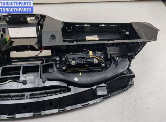 Панель передняя салона (Торпедо) на Volkswagen Passat B6 (3C)