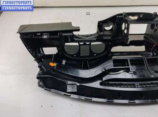 Панель передняя салона (Торпедо) на Volkswagen Passat B6 (3C)