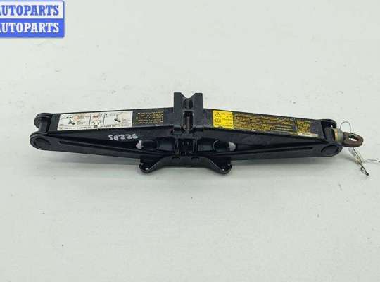 Домкрат OP2384545 на Opel Astra H (2004-2009)