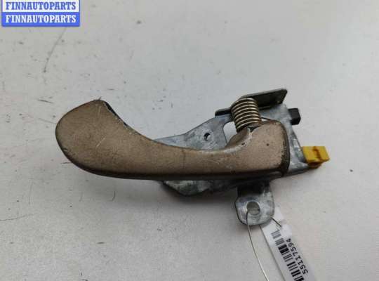 Ручка двери внутренняя передняя правая MT535339 на Mitsubishi Carisma