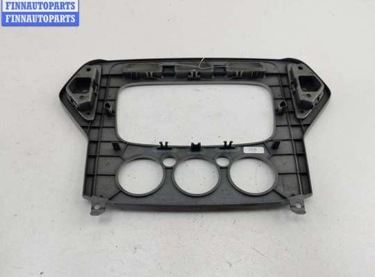 купить Накладка декоративная на торпедо на Ford Mondeo IV (2007-2014)