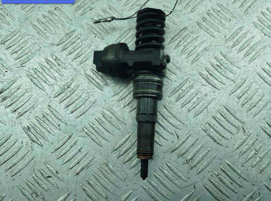 Форсунка топливная VG2670881 на Volkswagen Passat B6