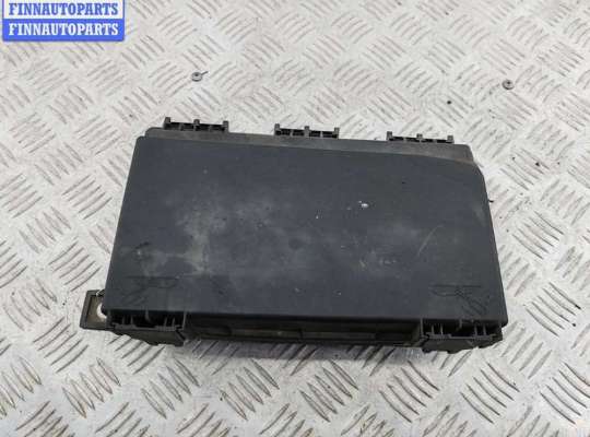 Блок предохранителей OP2439297 на Opel Zafira B (2004-2014)