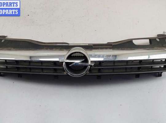 Решетка радиатора OP2431708 на Opel Astra H (2004-2009)