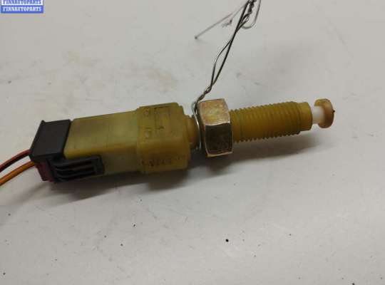 купить Датчик (включатель) стоп-сигнала на Audi A4 B5 (1994-2001)