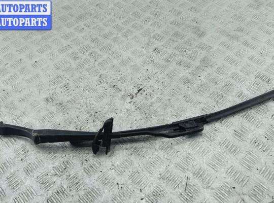 купить Щеткодержатель (поводок стеклоочистителя) передний на Volkswagen Passat B3