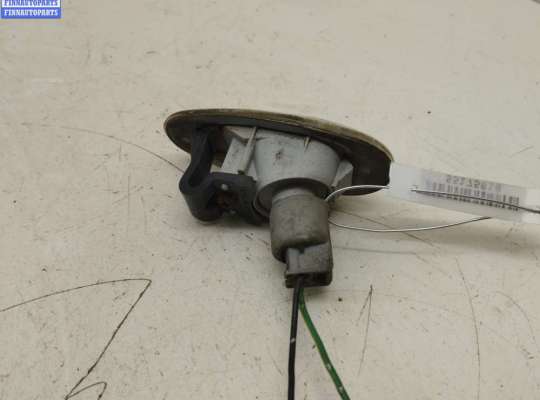 купить Повторитель поворота левый на Mitsubishi Space Wagon (1998-2004)