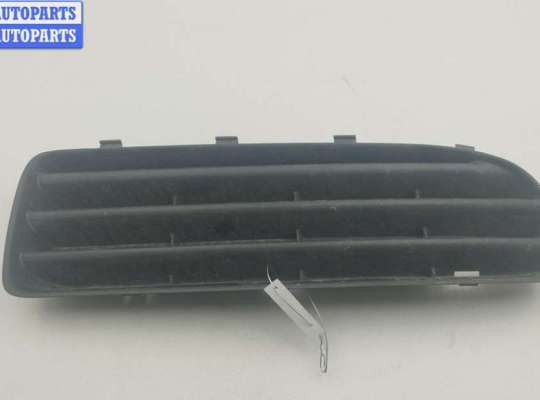 Решётка (заглушка) в бампер SK527682 на Skoda Octavia mk1 (A4 1U) 1996-2010