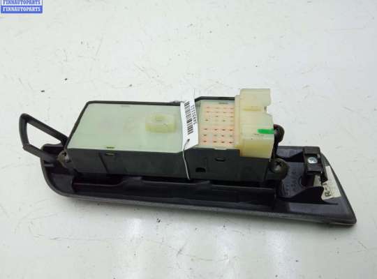купить Блок кнопок управления стеклоподъемниками на Nissan Primera P11 (1999-2002)