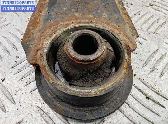 купить Рычаг подвески передний левый на Volkswagen Passat B4