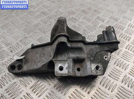 купить Кронштейн двигателя опорный на Volkswagen Golf-4