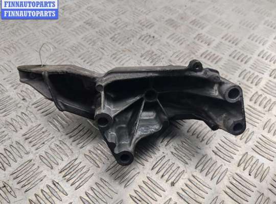 купить Кронштейн двигателя опорный на Volkswagen Golf-4