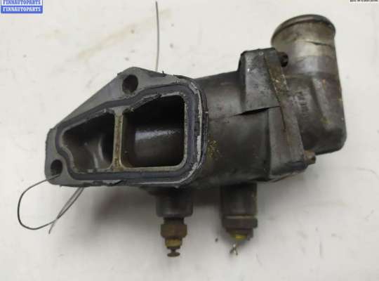 Корпус термостата на Opel Vectra B