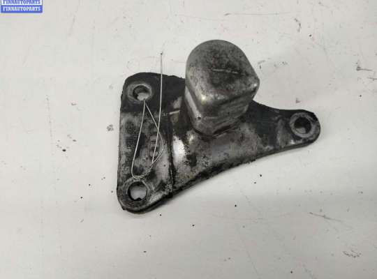 купить Кронштейн двигателя опорный на Audi A4 B6 (2001-2004)