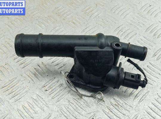 Фланец (тройник) системы охлаждения VG2646258 на Volkswagen Passat B6