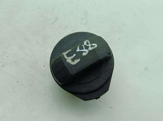 Купить Пробка бака на Volkswagen Passat B5+ (GP) Пробка бака VG2240884 на Volkswagen Passat B5+ (GP)