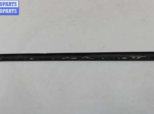 купить Молдинг двери передней левой на Volkswagen Passat B7