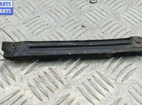 Кронштейн бампера переднего MB1658107 на Mercedes C-Class W203 (2000-2006)