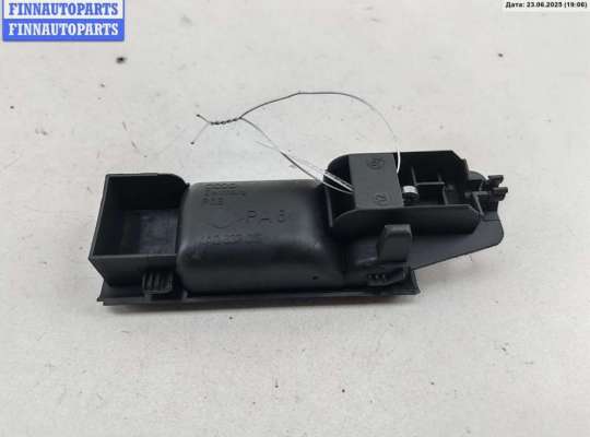 купить Ручка двери внутренняя передняя левая на Audi 100 C4 (1991-1994)