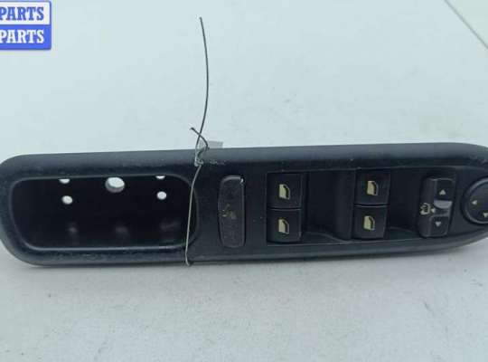 Блок кнопок управления стеклоподъемниками PG1178174 на Peugeot 407