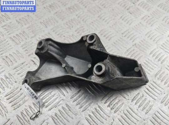 купить Кронштейн двигателя опорный на Audi A4 B7 (2004-2008)