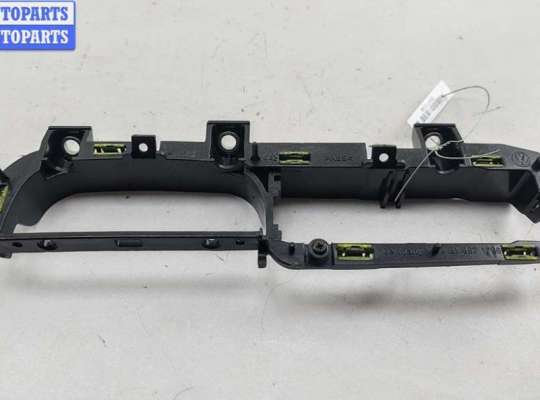 купить Ручка двери внутренняя передняя левая на Volkswagen Passat B5+ (GP)