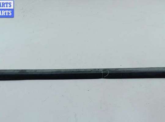 купить Молдинг двери передней левой на Audi A6 C5 (1997-2005)