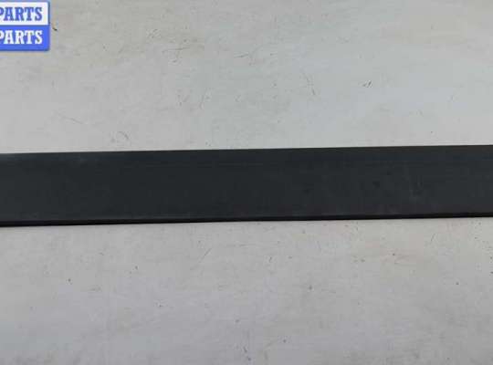 купить Молдинг двери задней правой на Volkswagen Crafter