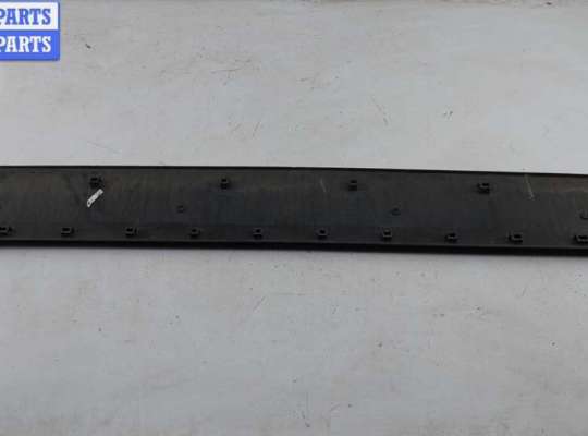 купить Молдинг двери задней правой на Volkswagen Crafter