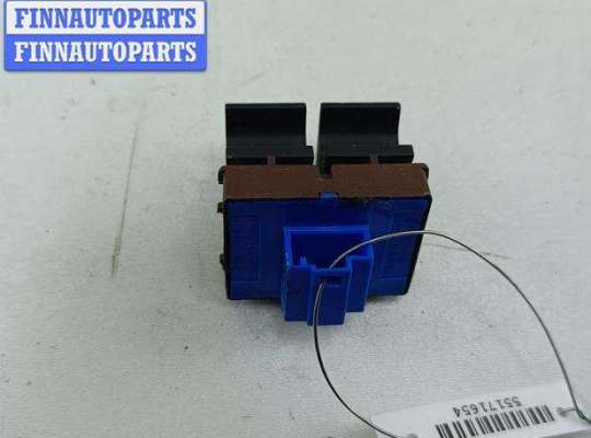 купить Кнопка открывания лючка топливного бака на Volkswagen Passat B6