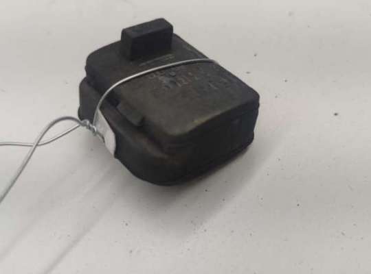 купить Кронштейн радиатора на Audi A6 C5 (1997-2005)