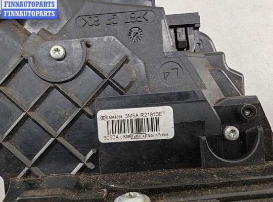 Замок боковой двери на Ford Focus II