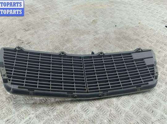 купить Решетка радиатора на Mercedes E-Class W210 (1995-2002)