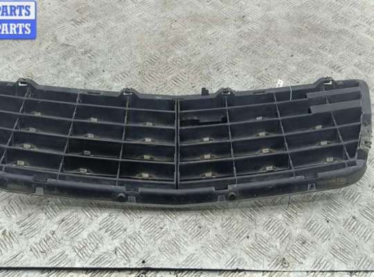 купить Решетка радиатора на Mercedes E-Class W210 (1995-2002)