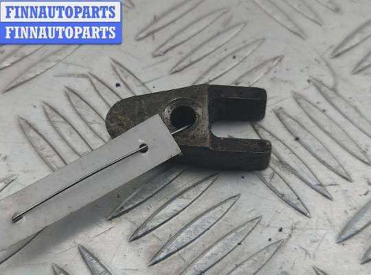 купить Скоба (кронштейн) крепления форсунки на Mercedes Vito-1 W638 (1996-2003)