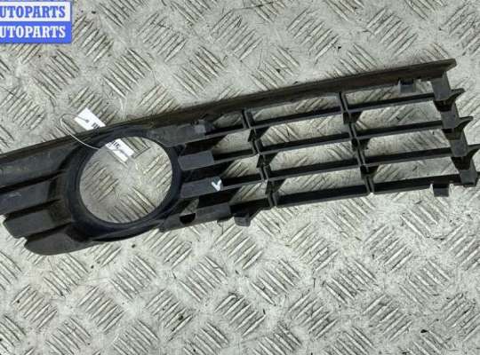 купить Решётка (заглушка) в бампер на Audi A4 B6 (2001-2004)