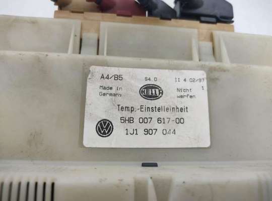 купить Переключатель отопителя на Volkswagen Passat B5