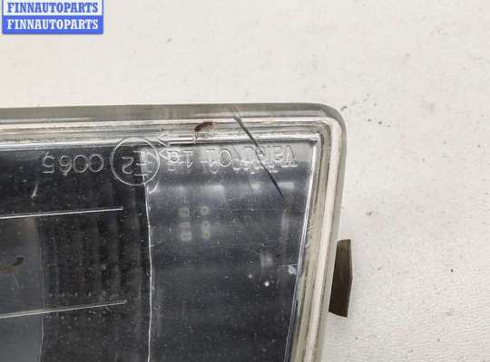 Поворотник передний