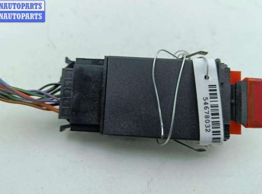 купить Кнопка аварийной сигнализации (аварийки) на Audi A6 C5 (1997-2005)