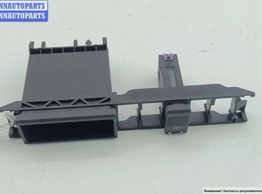 купить Кнопка обогрева заднего стекла на Audi A6 C4 (1994-1997)