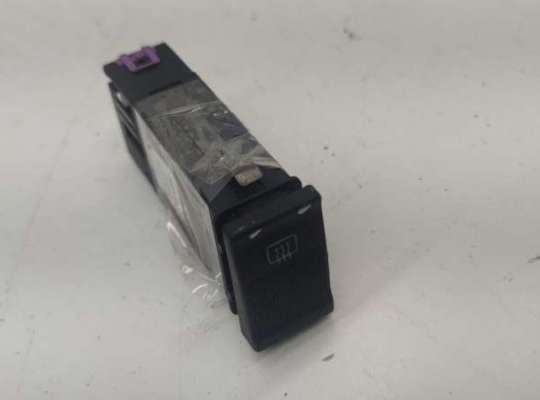 купить Кнопка обогрева заднего стекла на Audi A6 C4 (1994-1997)