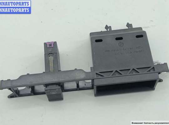 купить Кнопка обогрева заднего стекла на Audi A6 C4 (1994-1997)