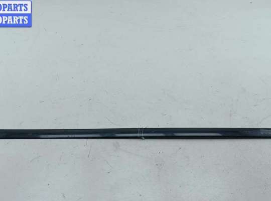 купить Молдинг двери передней правой на Audi A6 C5 (1997-2005)