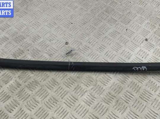 Молдинг лобового стекла OP2444047 на Opel Vectra B (1995-2002)