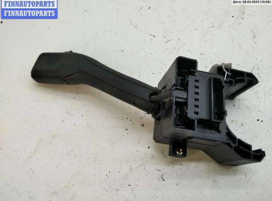 купить Переключатель дворников на Volkswagen Passat B5