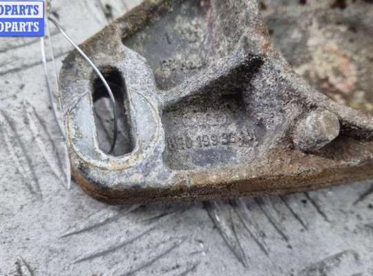 купить Кронштейн двигателя опорный на Volkswagen Passat B5+ (GP)